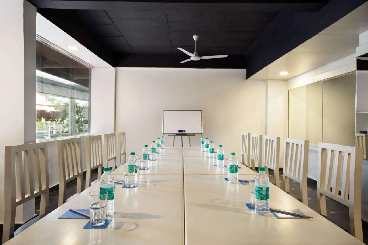 Days Inn & Suites By Wyndham Bengaluru Whitefield Exterior photo
