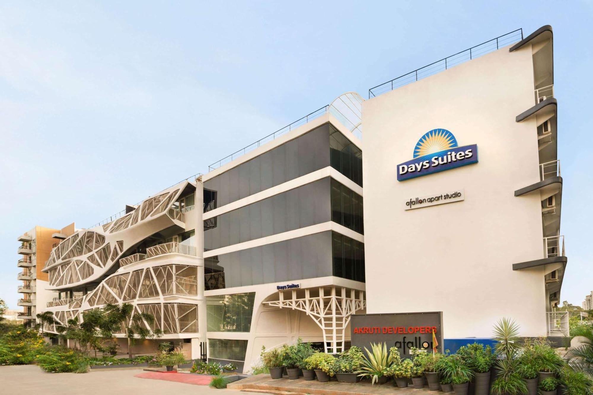 Days Inn & Suites By Wyndham Bengaluru Whitefield Exterior photo